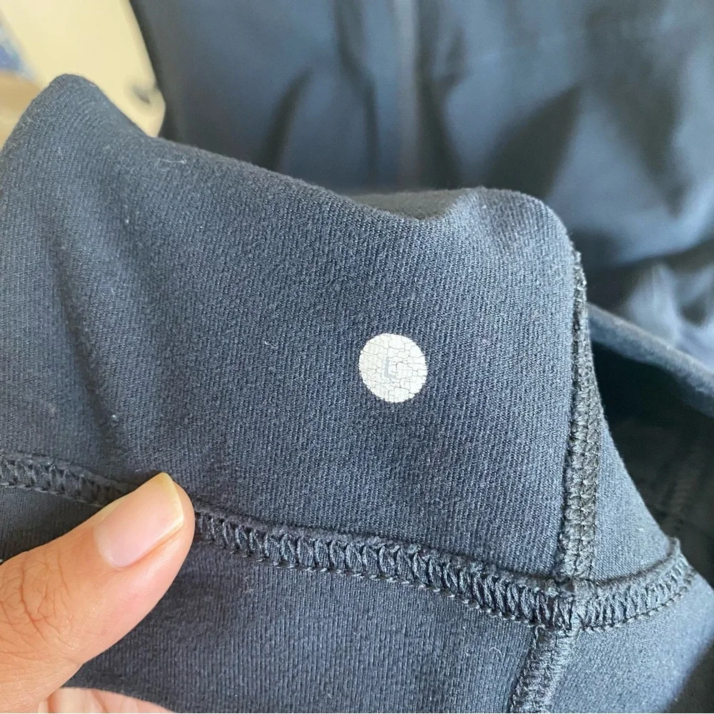 Lululemon men’s jacket - Picture 8 of 11